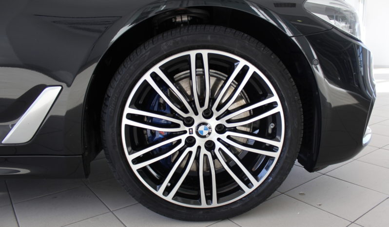 BMW Serie 5 530dA xDrive Touring M-SPORTPAKET lleno