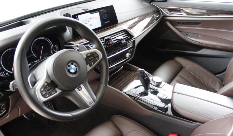 BMW Serie 5 530dA xDrive Touring M-SPORTPAKET lleno