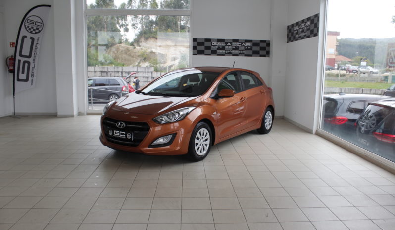 HYUNDAI i30 1.4 MPI BlueDrive Essence lleno