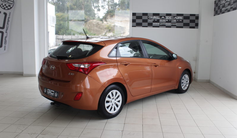 HYUNDAI i30 1.4 MPI BlueDrive Essence lleno