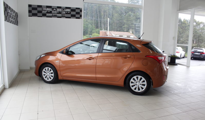 HYUNDAI i30 1.4 MPI BlueDrive Essence lleno