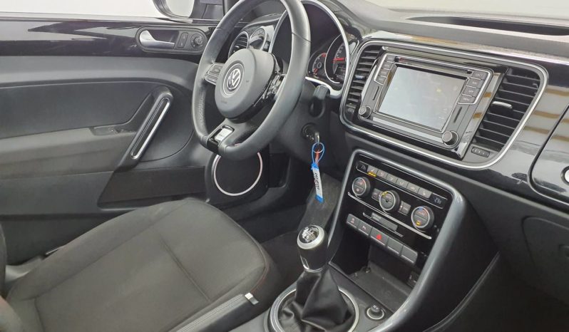 VW BEETLE CABRIO 2.0 TDI 150CV lleno