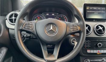 MERCEDES CLASE B 220D lleno