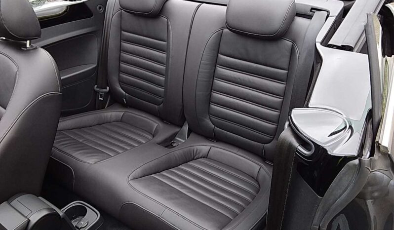 VOLKSWAGEN Beetle Cabrio 2.0 TDI 140cv Sport lleno