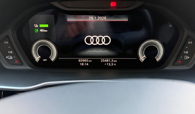 Audi Q3 45 TFSIe Stronic Black Line lleno