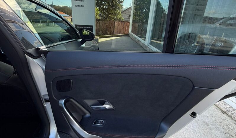 Mercedes Benz CLA 250e Shooting Break AMG lleno