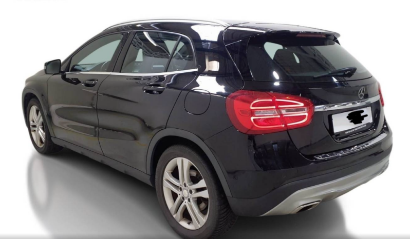 Mercedes Benz GLA 180 URBAN 2015 lleno