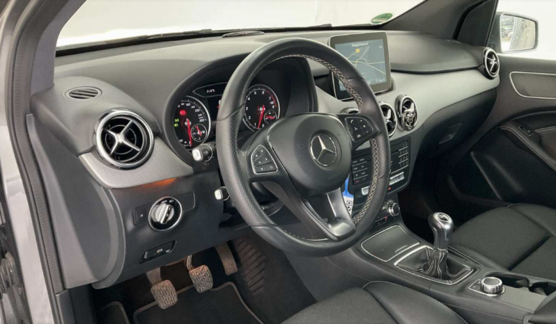 MERCEDES-BENZ Clase B B 180 lleno