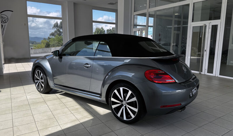 VOLKSWAGEN Beetle Cabrio 2.0 TDI 140cv Sport lleno