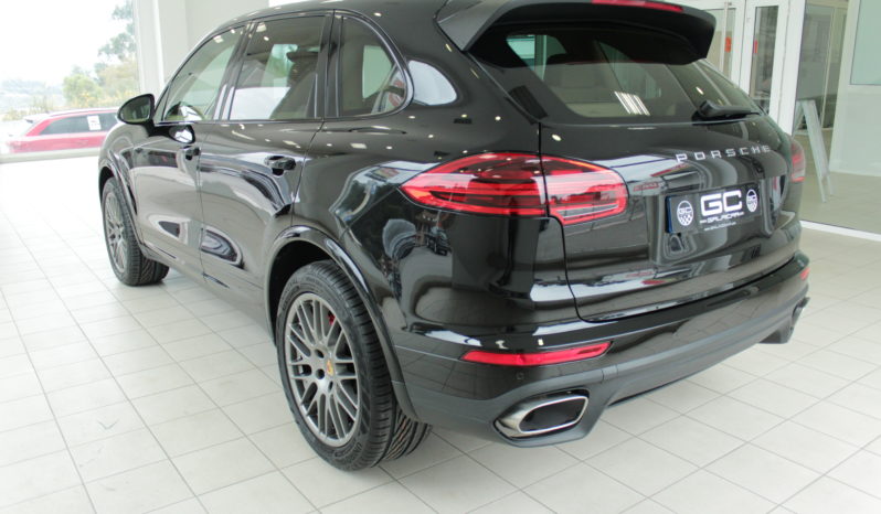 PORSCHE CAYENNE PLATINIUM EDITION lleno