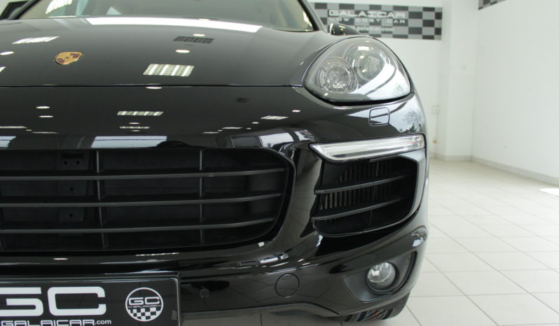 PORSCHE CAYENNE PLATINIUM EDITION lleno