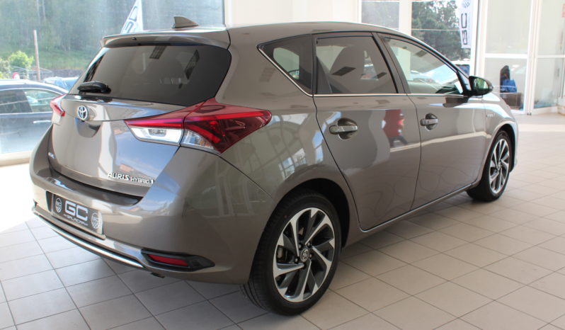 TOYOTA AURIS 1.8 HYBRIDO 100CV GASOLINA (HEV) lleno