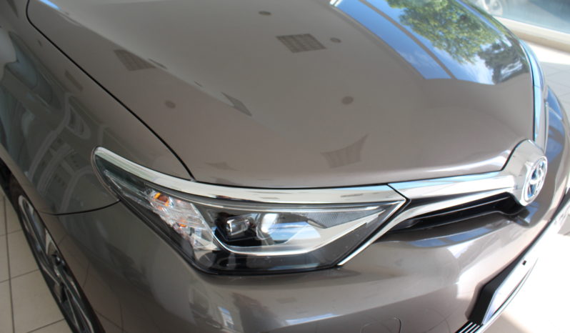 TOYOTA AURIS 1.8 HYBRIDO 100CV GASOLINA (HEV) lleno