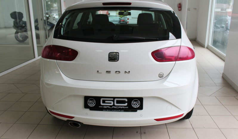 SEAT LEON 1.6 TDI 105CV lleno