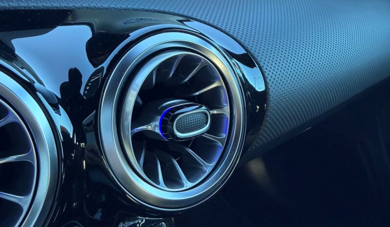 Mercedes Benz a 250 e 2021 lleno