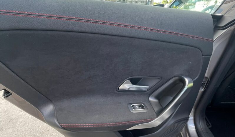 Mercedes Benz CLA 250e AMG lleno
